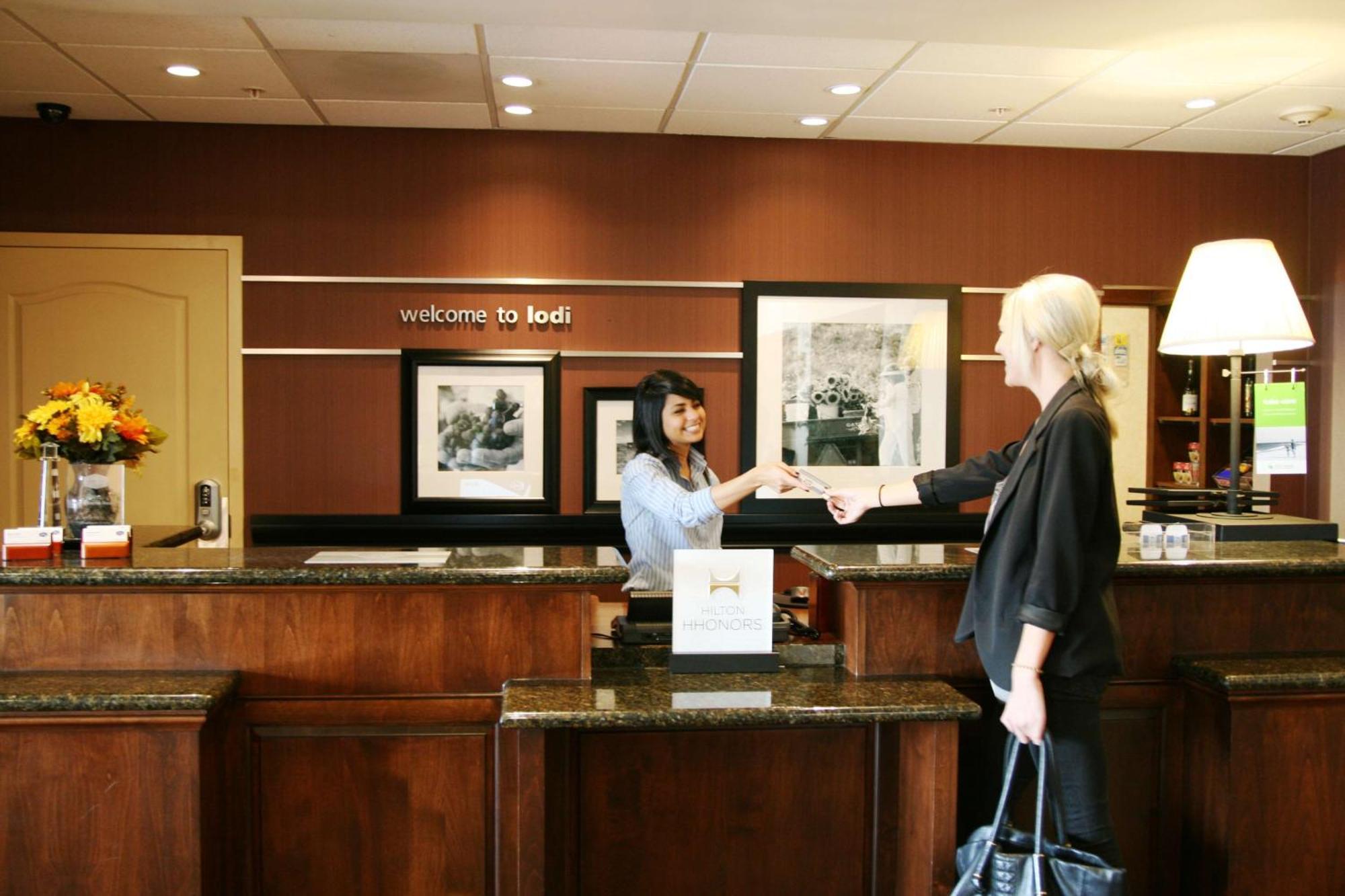 Hampton Inn & Suites Lodi Exteriér fotografie