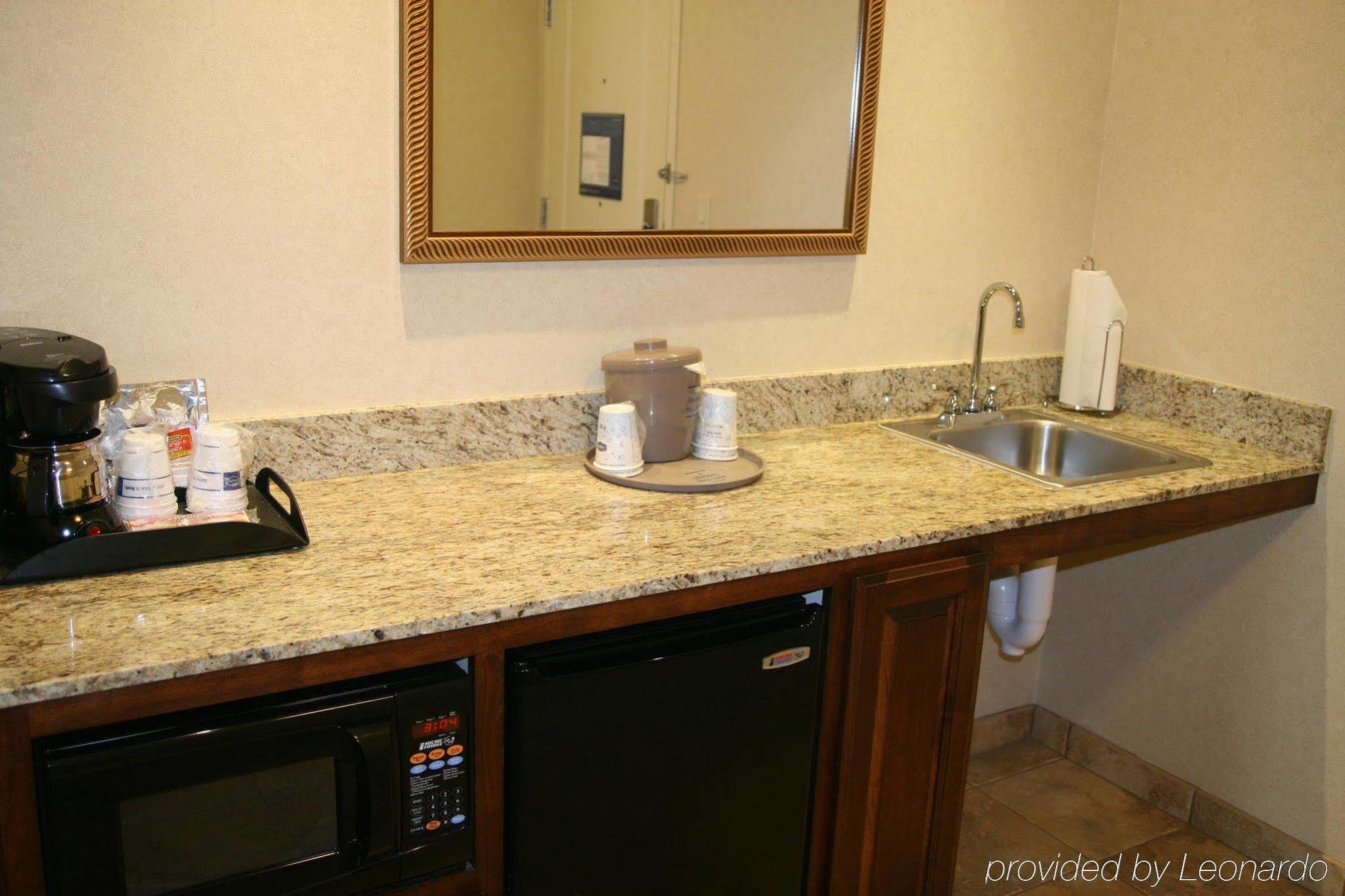 Hampton Inn & Suites Lodi Pokoj fotografie