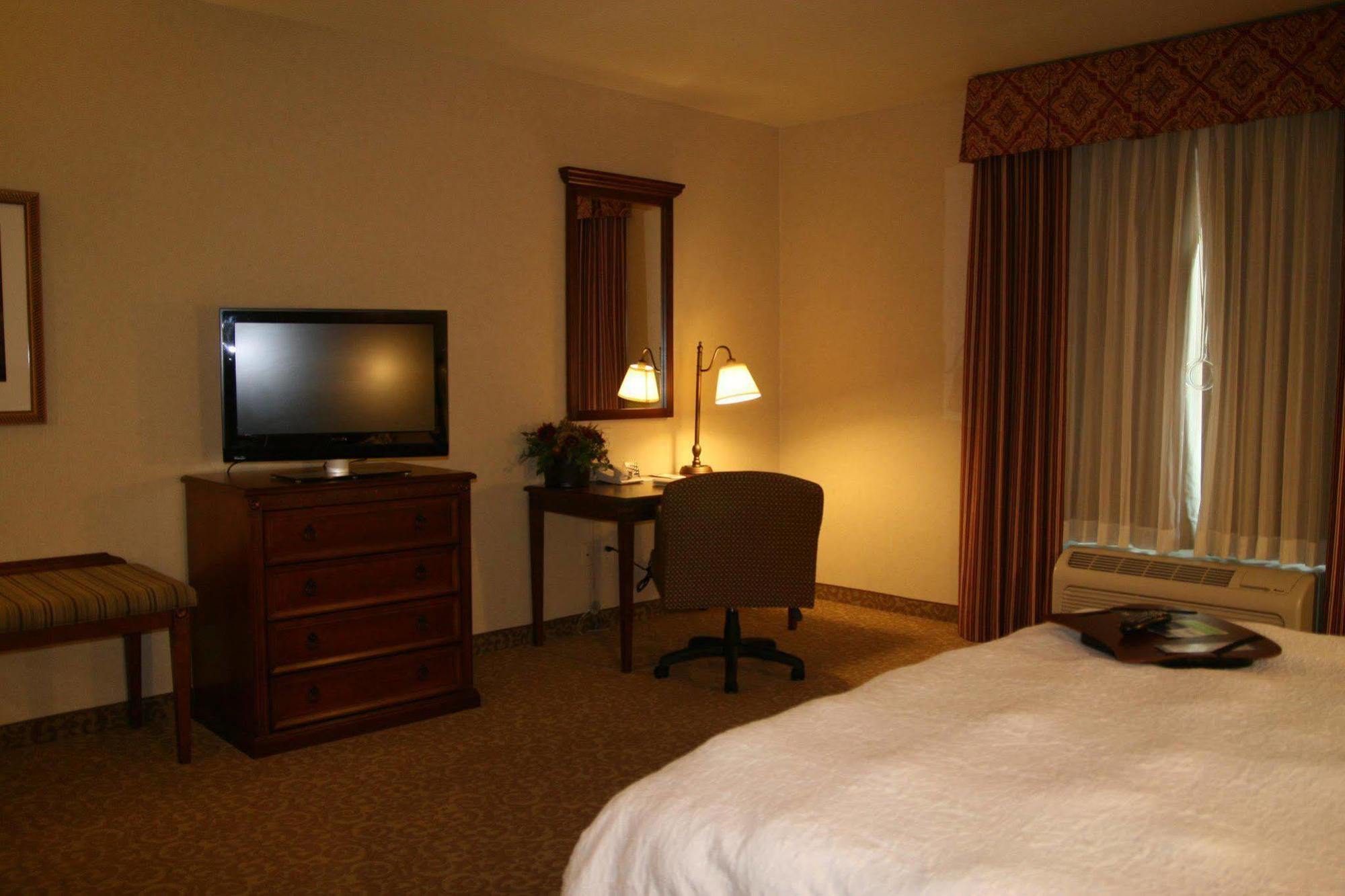Hampton Inn & Suites Lodi Pokoj fotografie